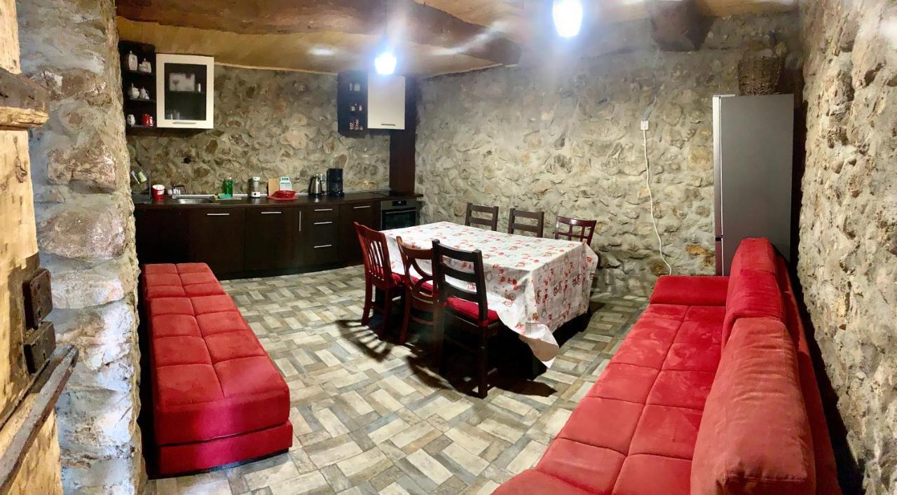 Отель Цяла Ваканционна Къща- Florina Houses Goranovtsi Экстерьер фото